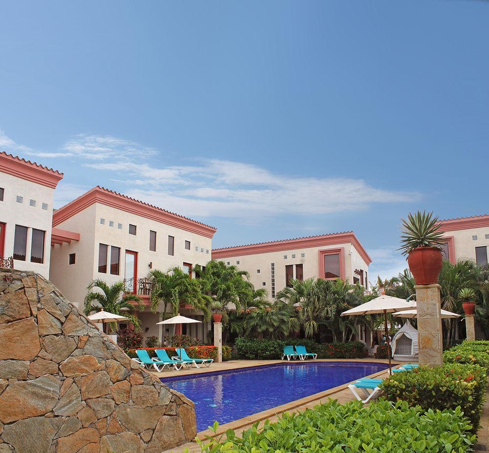 Las Sirenas Hotel And Condos Вест Бэй Экстерьер фото